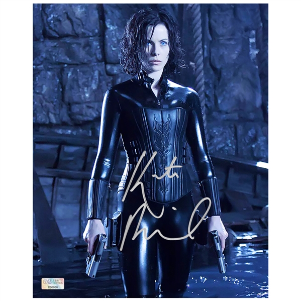 Kate Beckinsale Autographed Underworld Awakening Selene 8x10 Photo