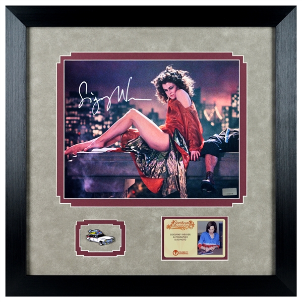 Sigourney Weaver Autographed Ghostbusters Dana Barrett 8x10 Photo Framed Display with Collector Pin