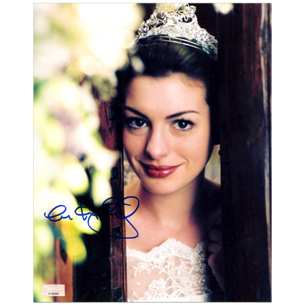 Anne Hathaway Autographed The Princess Diaries Mia 8x10 Close Up Photo