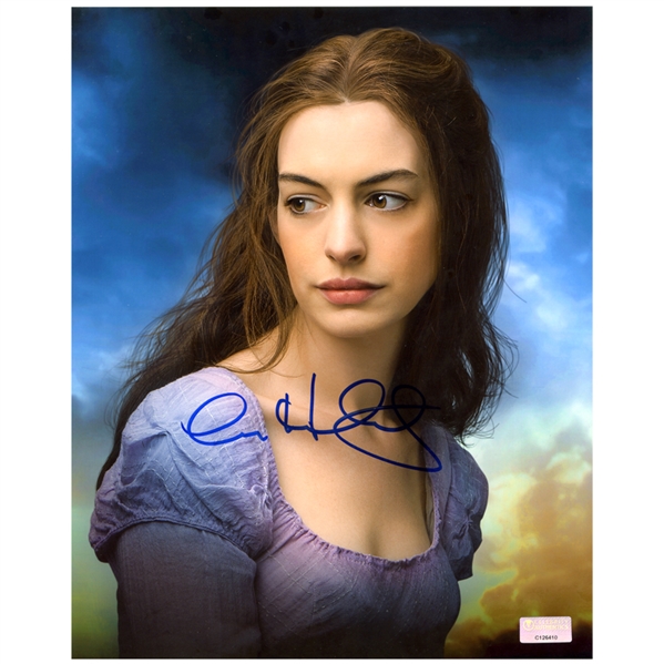 Anne Hathaway Autographed 2012 Les Misérables Fantine 8x10 Photo