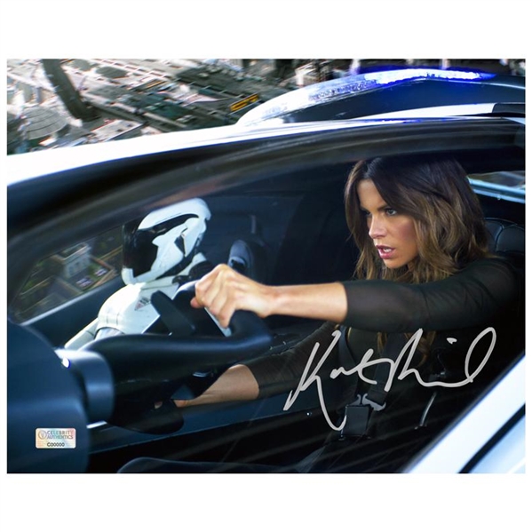 Kate Beckinsale Autographed Total Recall 8×10 Action Photo