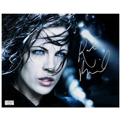 Kate Beckinsale Autographed Underworld Selene 8×10 Close Up Photo
