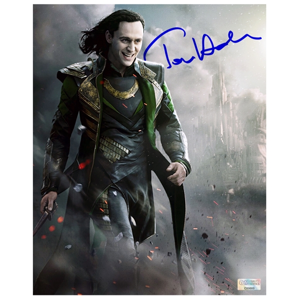 Tom Hiddleston Autographed Loki 8x10 Thor: The Dark World Photo