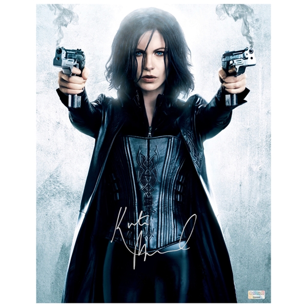 Kate Beckinsale Autographed Underworld Awakening 11×14 Photo