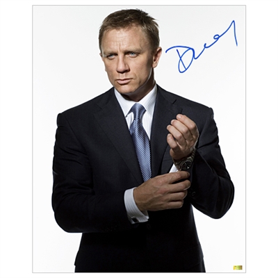 Daniel Craig Autographed 16x20 Casino Royale James Bond 007 Photo