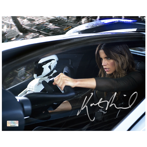 Kate Beckinsale Autographed Total Recall 8×10 Action Photo