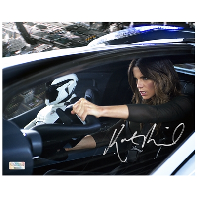 Kate Beckinsale Autographed Total Recall 8×10 Action Photo