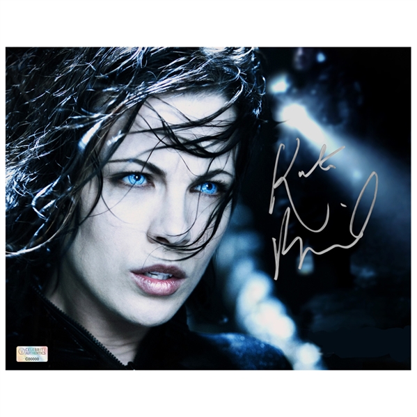 Kate Beckinsale Autographed Underworld Close Up 8×10 Photo