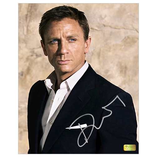 Daniel Craig Autographed 8x10 James Bond Photo