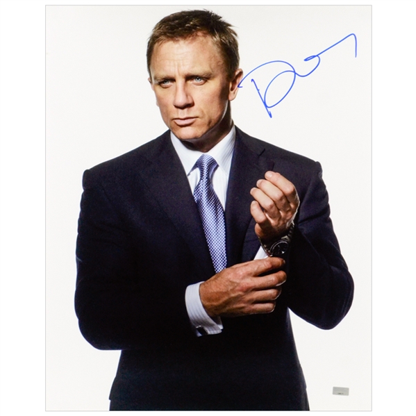 Daniel Craig Autographed Casino Royale 16x20 James Bond 007 Photo