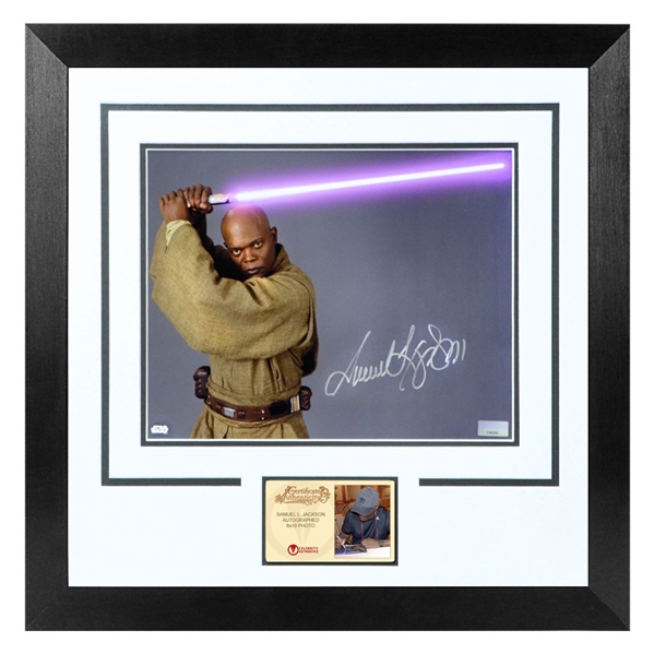 Samuel L. Jackson Autographed Star Wars Mace Windu 8x10 Framed Portrait Photo