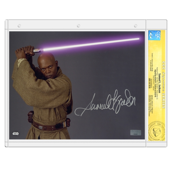 Samuel L. Jackson Autographed 2002 Star Wars Episode II Attack of the Clones Mace Windu 8x10 Photo * CGC Signature Series