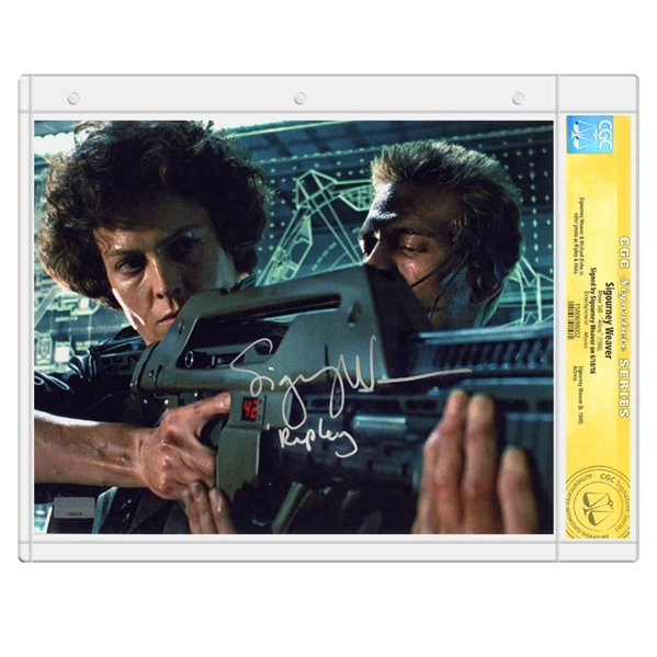Sigourney Weaver Autographed 1986 Aliens Ripley and Hicks 8x10 Photo * CGC Signature Series