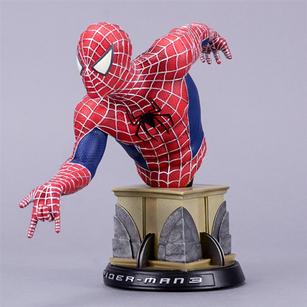 Stan Lee Autographed Sideshow Spider-Man 3 Mini Bust