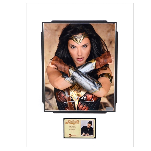 Gal Gadot Autographed 2016 Batman vs Superman Dawn of Justice Princess Diana 8x10 Matted Photo