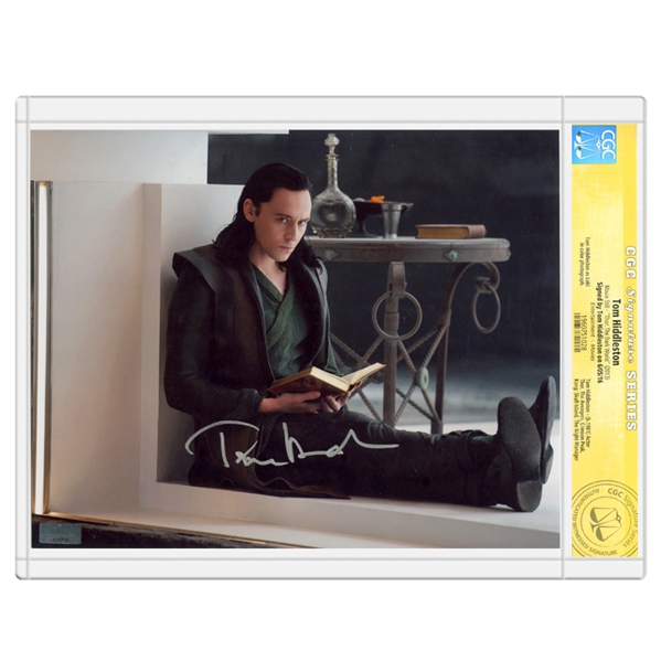  Tom Hiddleston Autographed The Avengers 8×10 Loki Photo *CGC Signature Series