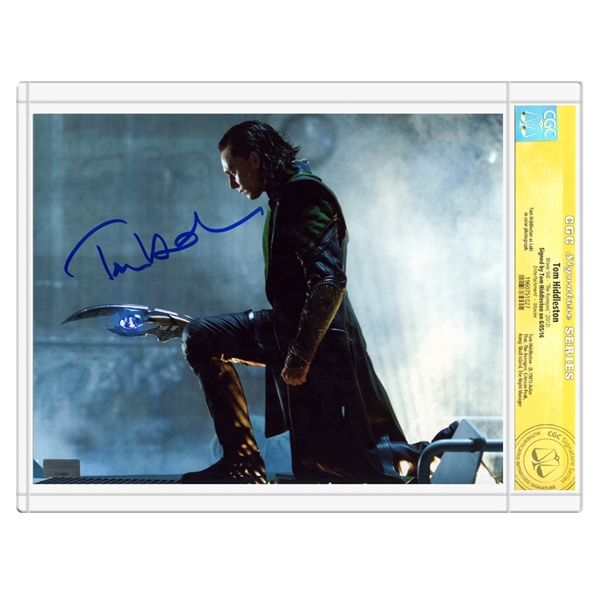 Tom Hiddleston Autographed The Avengers 8×10 Loki with Scepter Photo * CGC Signature Series