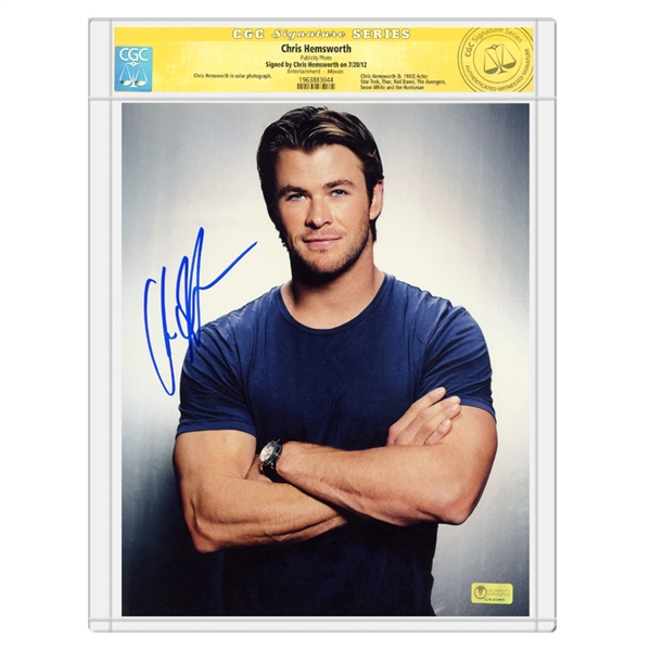 Chris Hemsworth Autographed 8×10 Studio Photo * CGC Signature Series