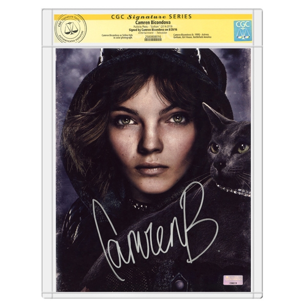 Camren Bicondova Autographed Gotham 8×10 Selina Kyle Photo * CGC Signature Series