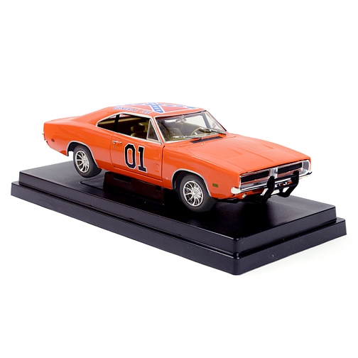 Burt Reynolds Autographed The Dukes of Hazzard General Lee 1:18 Scale Die-Cast Car * VERY RARE