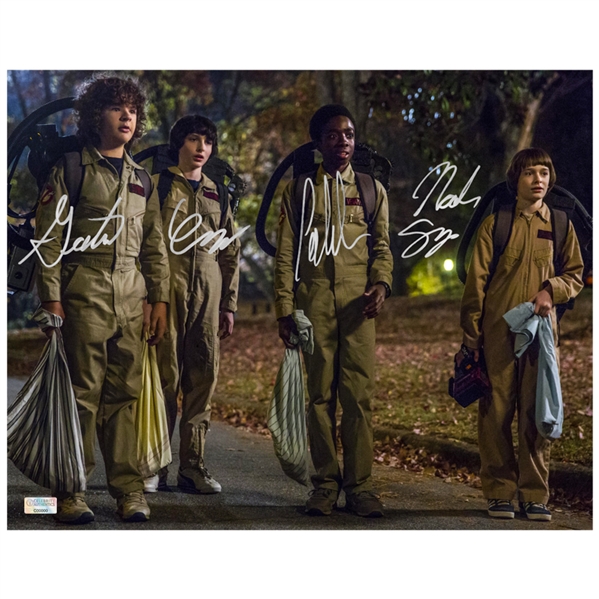 Gaten Matarazzo Caleb McLaughlin Finn Wolfhard Noah Schnapp Autographed Stranger Things Halloween 11x14 Photo