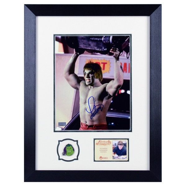 Lou Ferrigno Autographed Incredible Hulk 8x10 Photo Framed With Hulk Pin
