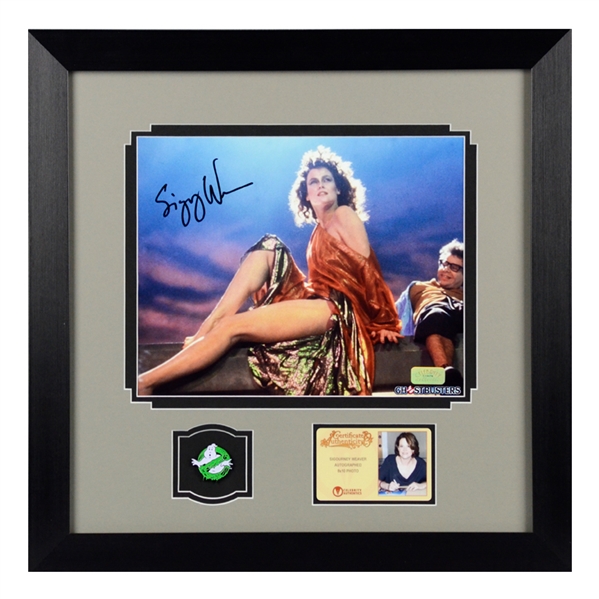 Sigourney Weaver Autographed Ghostbusters Dana Barret 8x10 Photo Framed With Pin