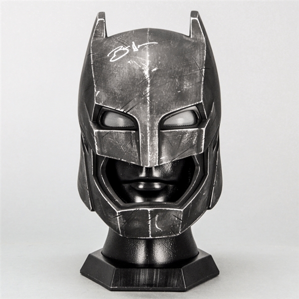 Lot Detail - Ben Affleck Autographed Batman vs Superman Dawn of Justice Batman  Armored Helmet 1:1 Scale Prop Replica