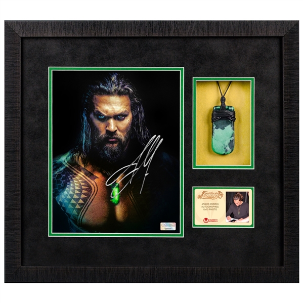 Jason Momoa Autographed 2019 Aquaman 8x10 Photo With Aquaman Pendant Framed Display