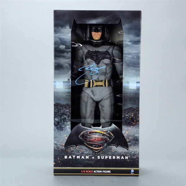 Ben Affleck Autographed NECA Superman vs Batman Dawn of Justice 1/4 Scale I(18”) Batman Figure 