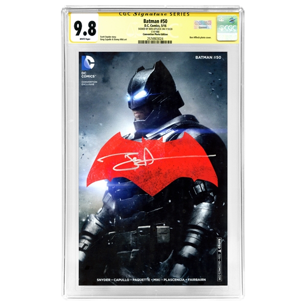 Ben Affleck Autographed 2016 Batman #50 Convention Photo Cover Variant CGC SS 9.8 (mint)