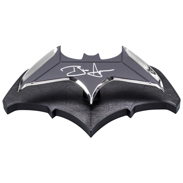  Ben Affleck Autographed QMx Batman 1:1 Scale Prop Replica Metal Batarang