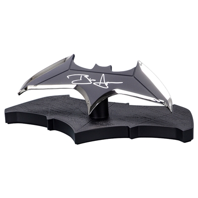  Ben Affleck Autographed QMx Batman 1:1 Scale Prop Replica Metal Batarang