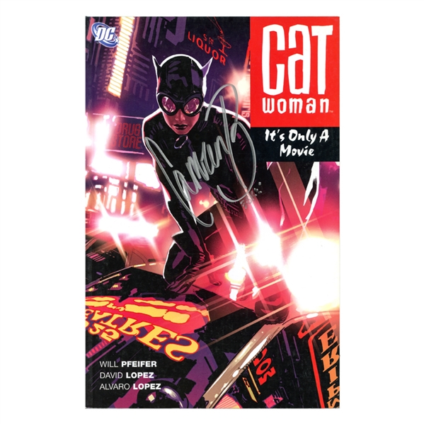 Camren Bicondova Autographed Catwoman Its Only A Movie Comic with SK Inscription