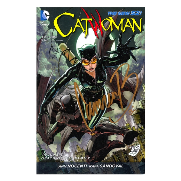 Camren Bicondova Autographed Catwoman Volume 3 Death of the Family Comic with SK Inscription