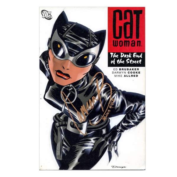 Camren Bicondova Autographed Catwoman The Dark End of the Street Comic with Selina Kyle Inscription