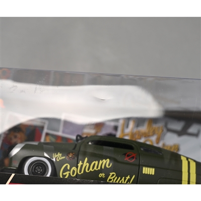 DC Comics Bombshells Gotham or Bust Harley Quinn Figure & 1951 Mercury 1:24 Scale Die-cast Car