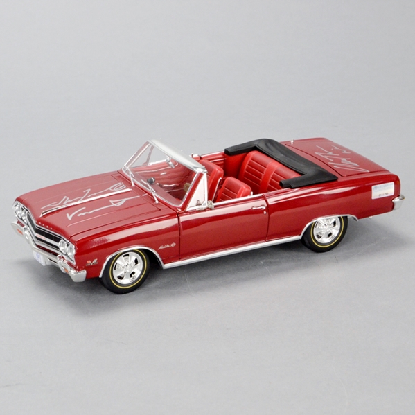 Uma Thurman & John Travolta Autographed Pulp Fiction 1965 Chevrolet Chevelle 1:18 Scale with Character Names