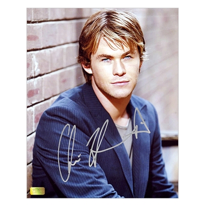 Chris Hemsworth Autographed 8×10 Portrait Photo