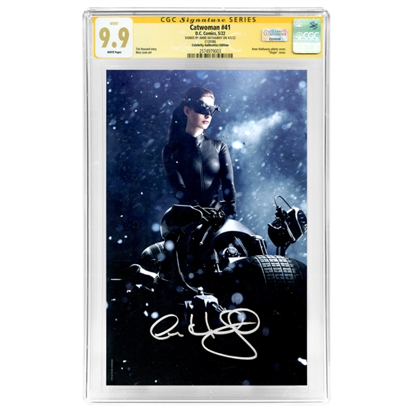   Anne Hathaway Autographed 2022 Catwoman #41 CA Exclusive Variant CGC SS 9.9 (mint) *Rare Catwoman Photo Cover Variant