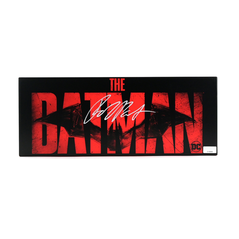 Lot Detail - Robert Pattinson Autographed The Batman 12