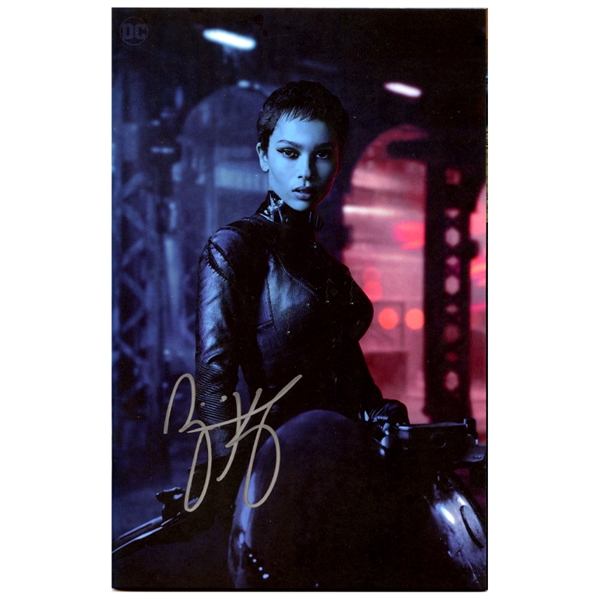 Zoë Kravitz Autographed 2023 Batman #139 Selina Kyle Catwoman Photo Variant Cover