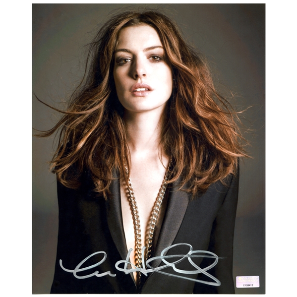 Anne Hathaway Autographed 8x10 Studio Photo