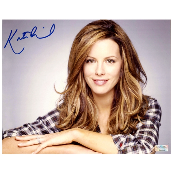 Kate Beckinsale Autographed Lady In Plaid 8×10 Photo