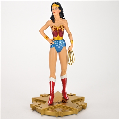 Lynda Carter Autographed DC Direct Wonder Woman 12" Statue 