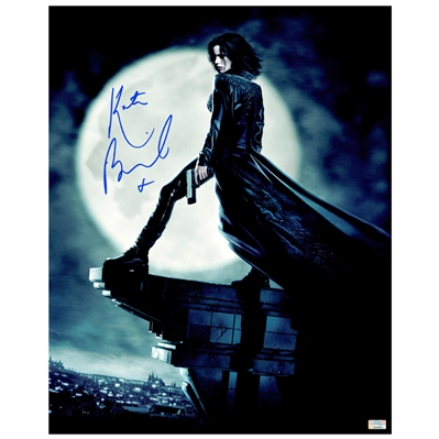 Kate Beckinsale Autographed 2003 Underworld Selene Rooftop 16x20 Photo