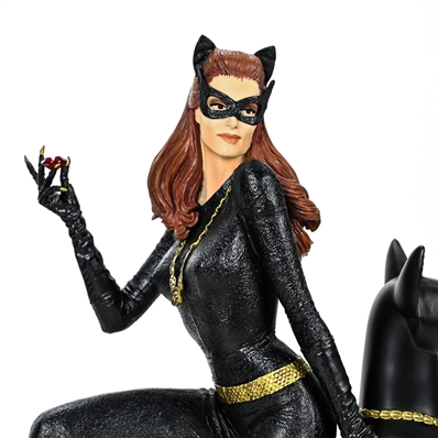 Julie Newmar Autographed Batman 66 Catwoman 12 Ruby Edition Statue